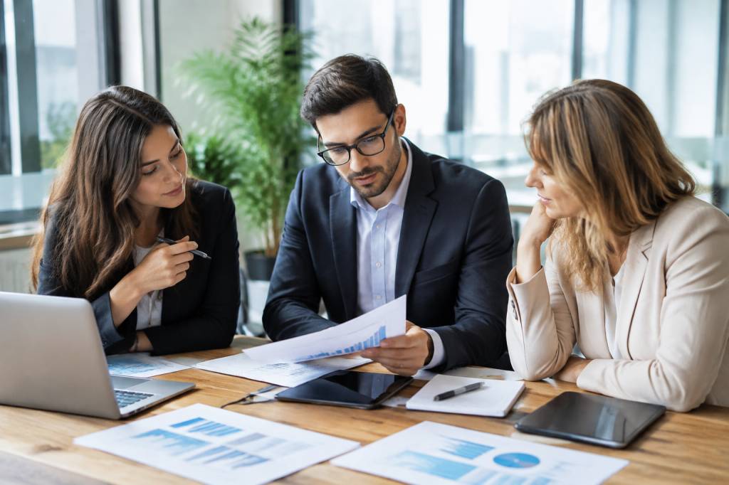 Business model français : comprendre les modèles économiques qui façonnent les entreprises en France